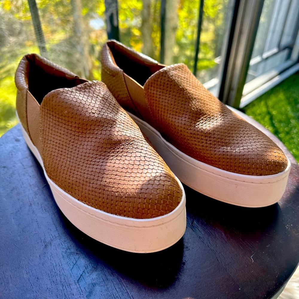 Vince Women’s US size 9 (EU size 39) brown leather tennis shoes